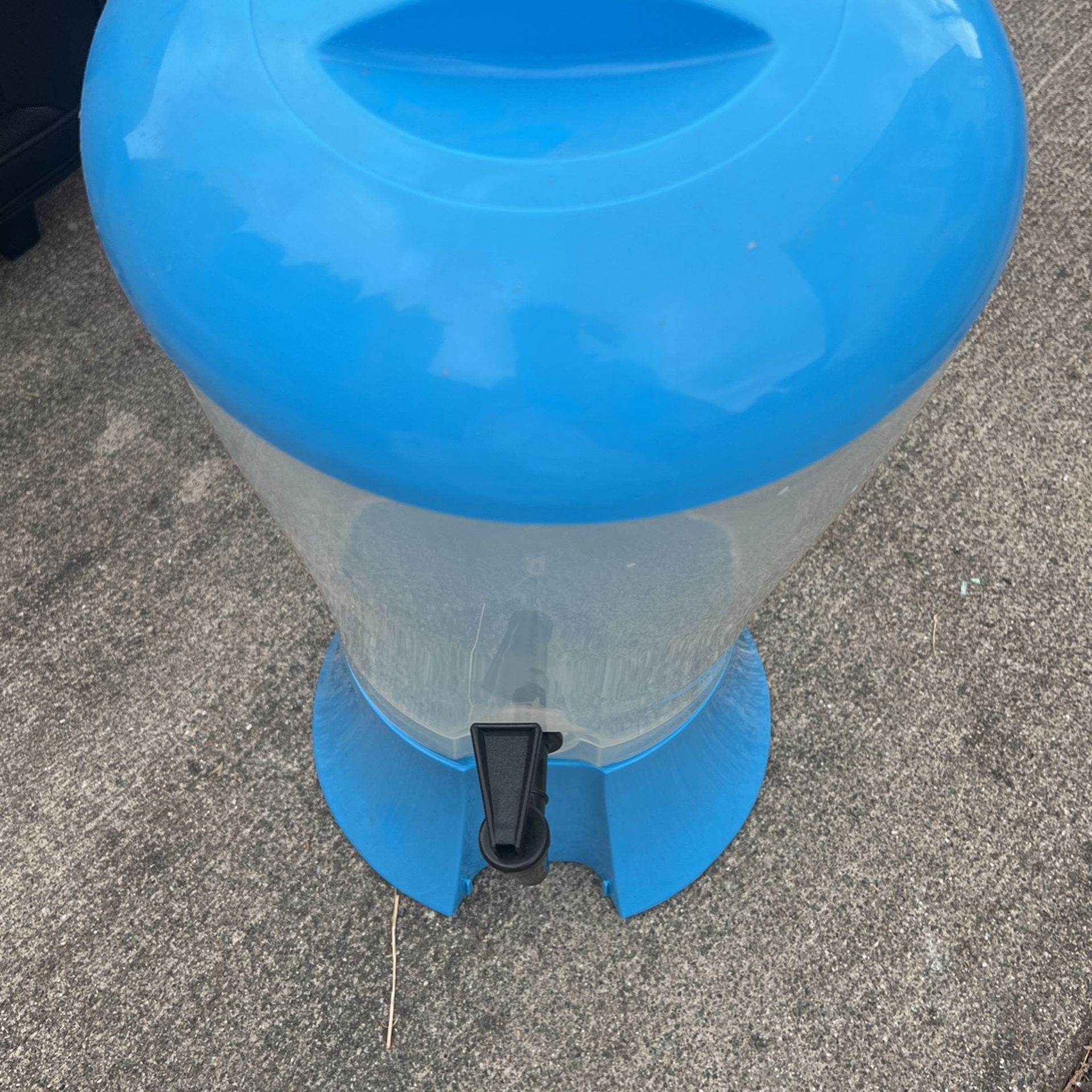 Water Dispenser Blue Color Great For Party Decoration Table