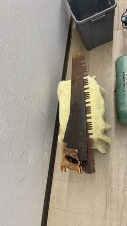Handsaws and saw-blades bundle