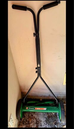 Scott's 16 in. Manual Walk Behind Push Reel Lawn Mower $55!