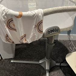 Halo Swivel Bassinet 