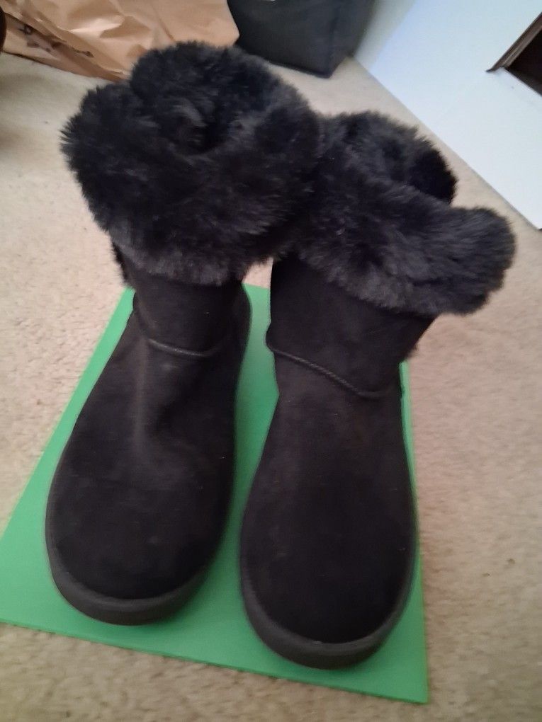 Kohl's Paulina black So faux leather slip on boots