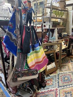 Glamorous bold stripe straw tote bag