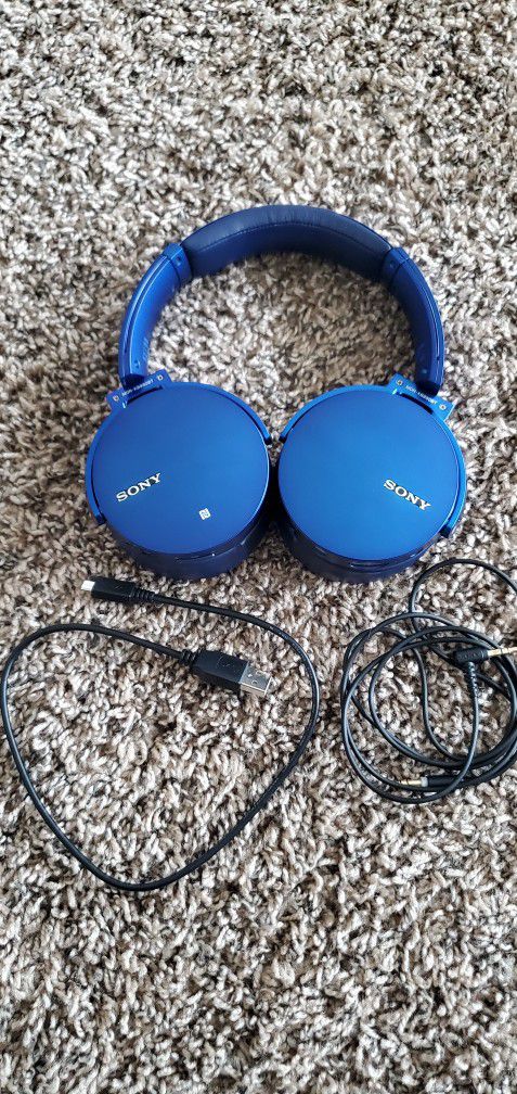 Sony MDR-XB950BT Extra Bass Headphones 