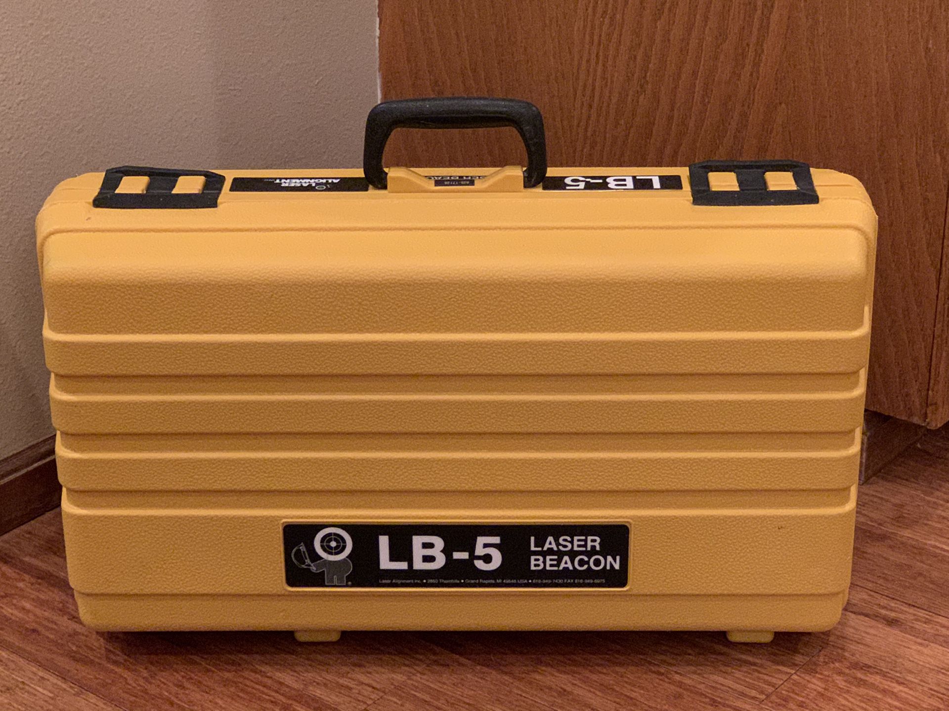 Laser Leveling Kit w/ David White Tripod & Sight Mark