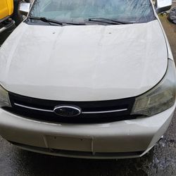 2009 FORD FOCUS  87 K MILES