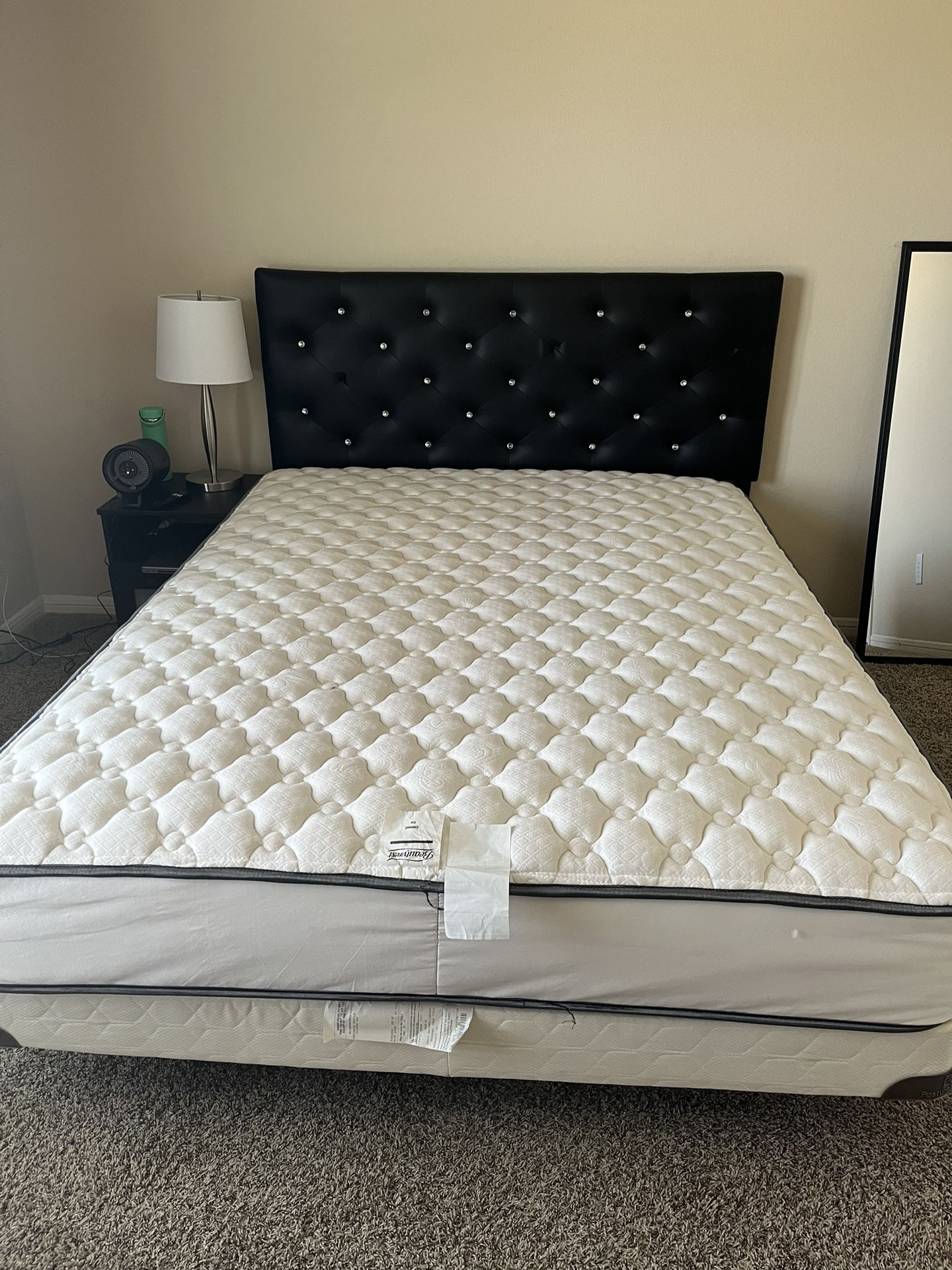 Beauty Rest Greenwood Firm Queen Mattress