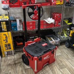Milwaukee PACKOUT 22 in. Rolling Modular Tool Box Low Profile Handle