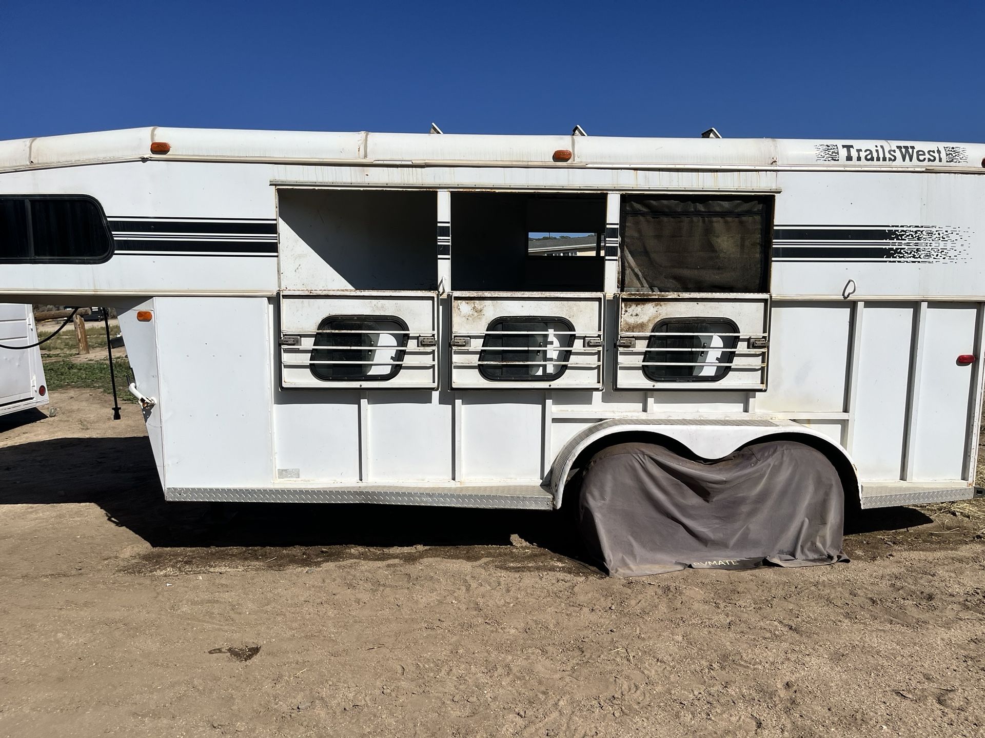 1997 Trails West 3 Horse Gooseneck