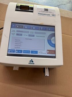 Wondfo Finecare Plus VET Analyzer - Veterinary Progesterone / Hormone Reader