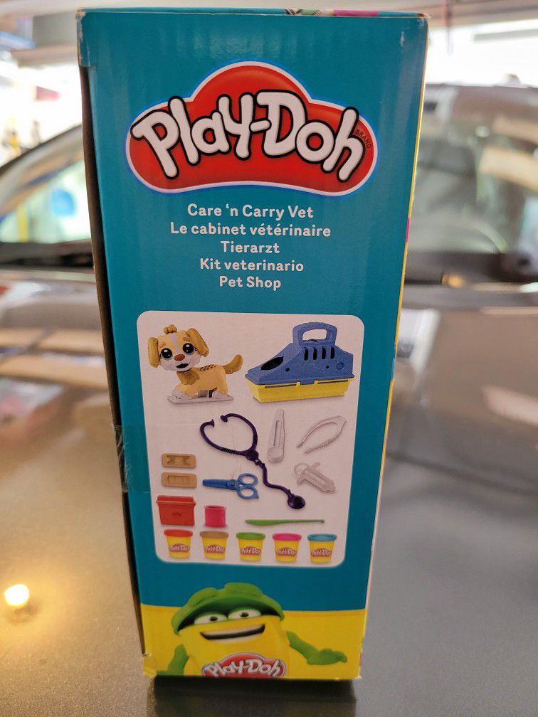Play-Doh Care 'n Carry Vet