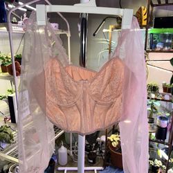 women’s crop top 