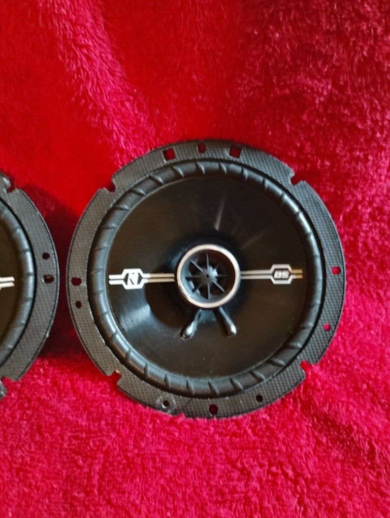 KICKER ALTAVOSES 61/2 4.OHM ..250 WATTS $ 15
