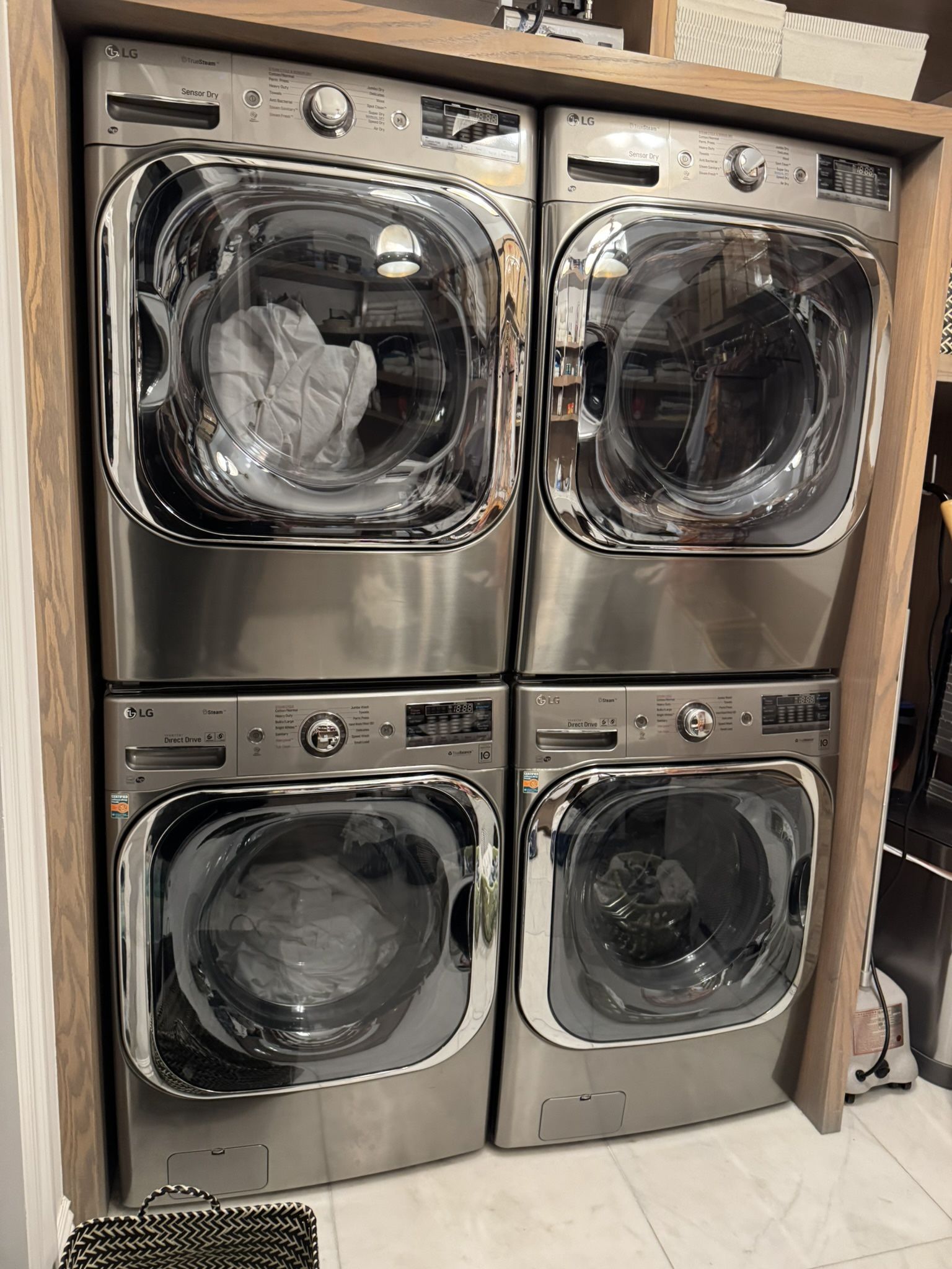 Lg  Steam Washer And Gas Dryer