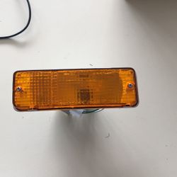 Toyota TY Pick Up 2/4 WD 1984 To 1995 Signal Lamp Driver Side Assembly #62