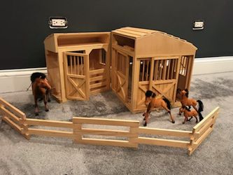 Custom wooden Horse barn! Giddyup and rope this offer up!!