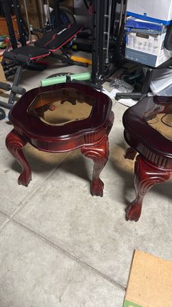 Corner tables