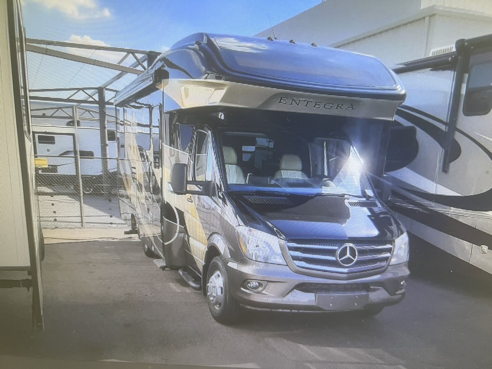 2019 QWEST 24L