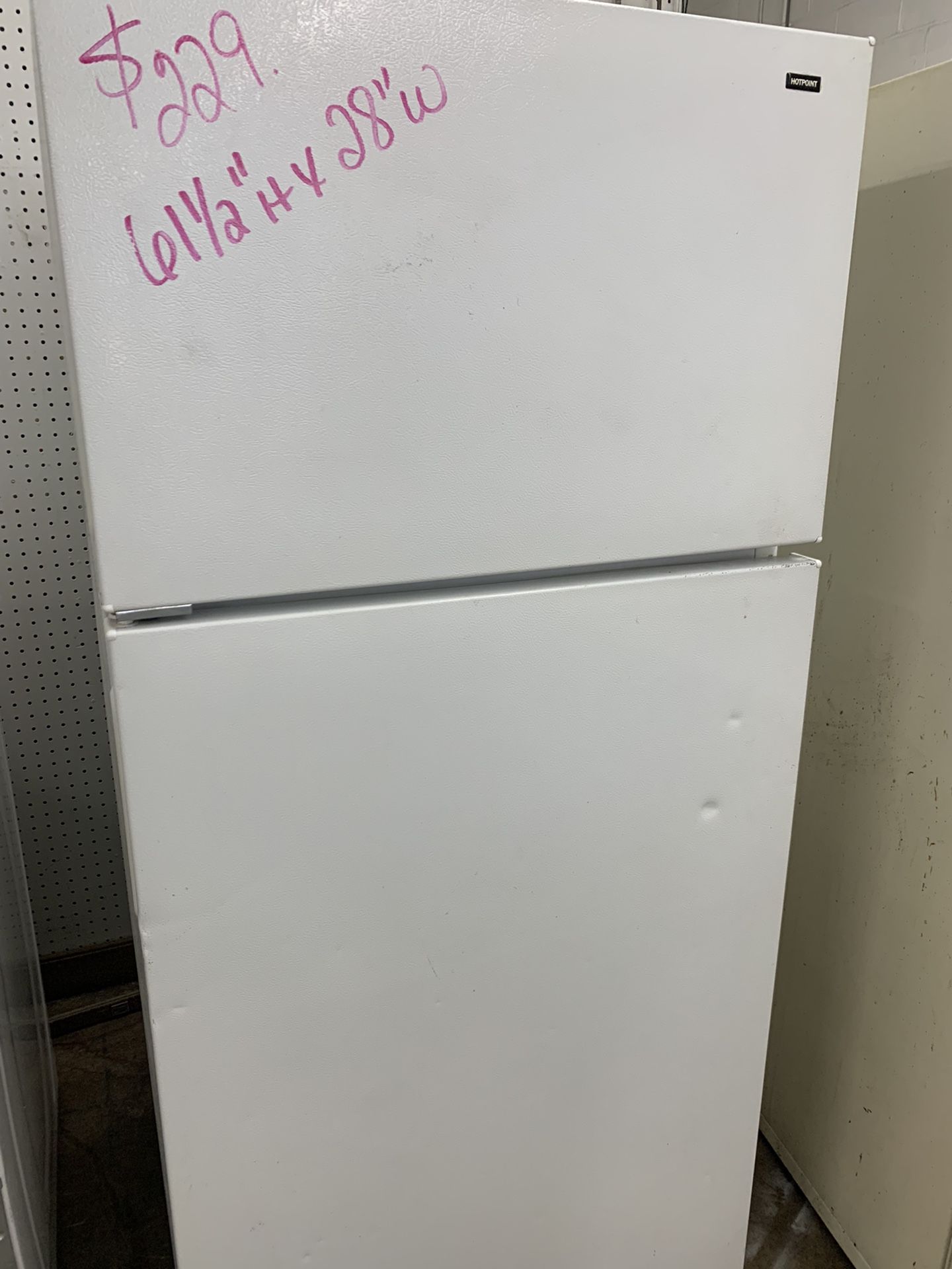 Hotpoint Refrigerator! Stove Also Available ! ‘’’’