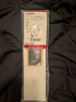 Lot of 16 Brand-New Legrand Wiremold ALA-MAB Mini Adapter Cover Plates