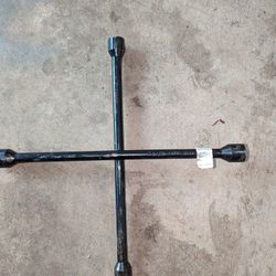 4 Way Lug Wrench 