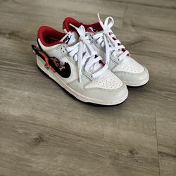 Nike dunk low size 5