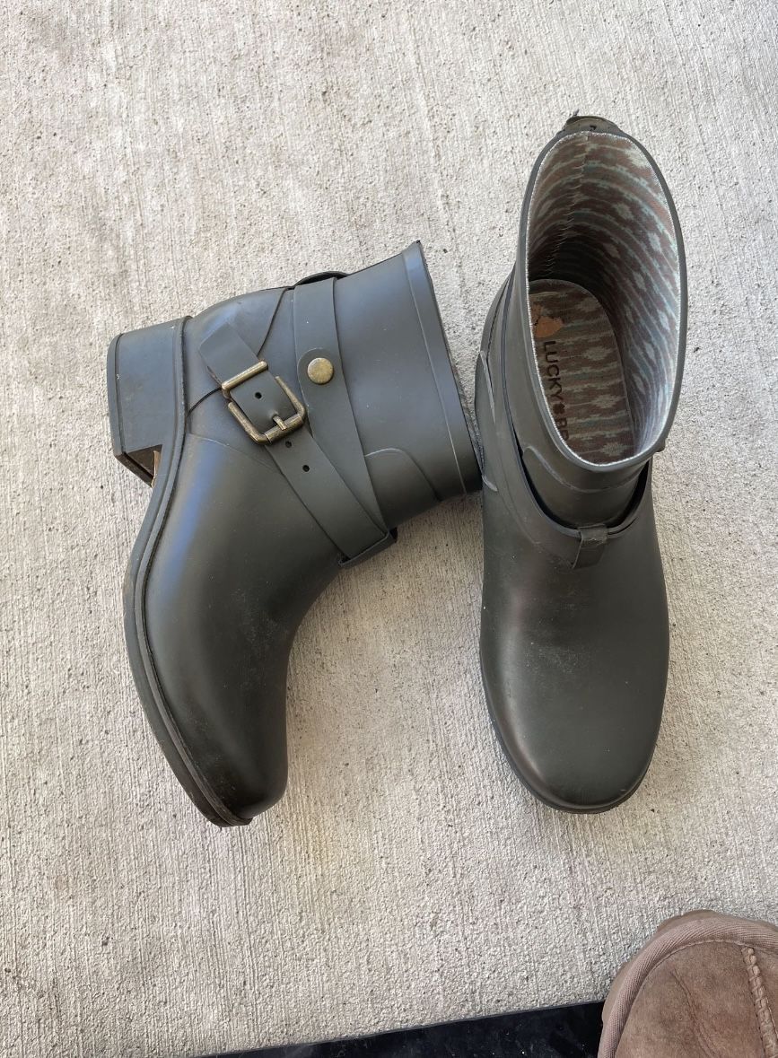 Lucky Brand Rindah Size 7 Gray Green Rubber Rain Ankle Boots