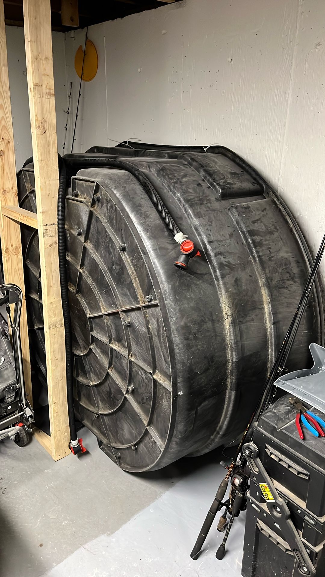 300 Gallon Rubbermaid