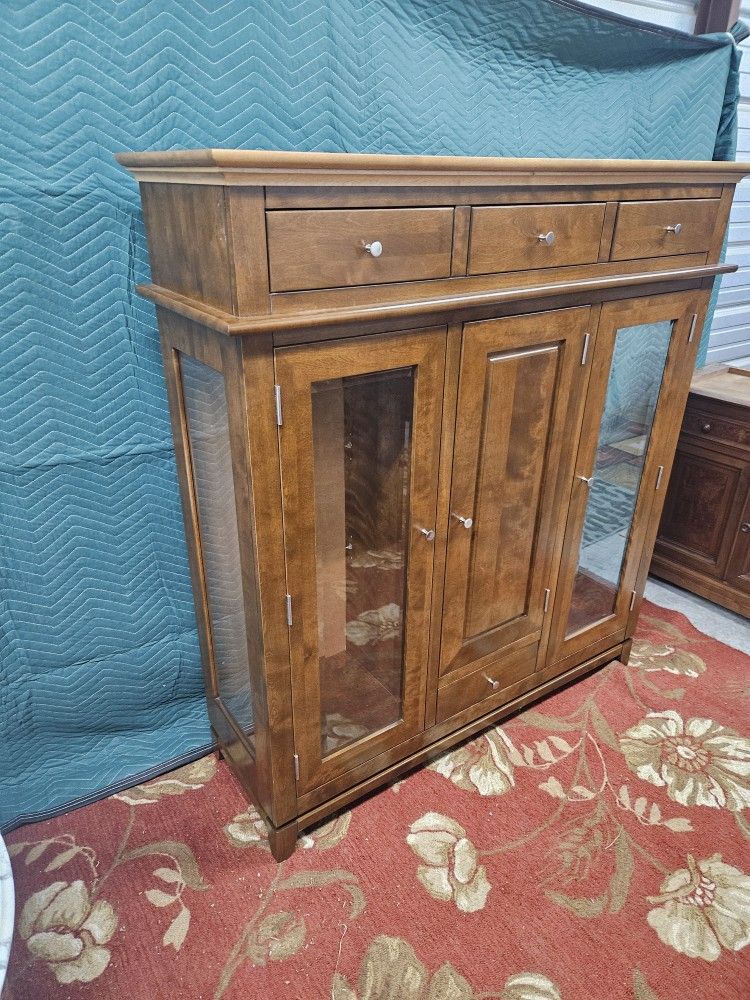 Server/ cabinet