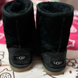 Little Girls Uggs Size 2youth 