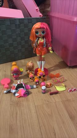 L.O.L doll family set