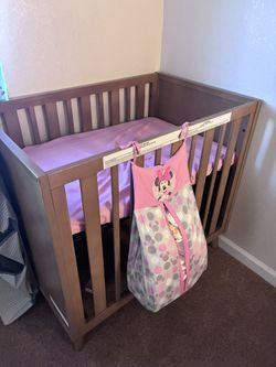 Oxford Baby Renwick 3n1 Mini Convertible Crib