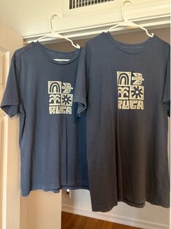 Rvca men’s tshirts extra large slim fit. Blue.