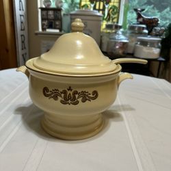 Vintage Pfaltzgraff Village Soup Tureen 
