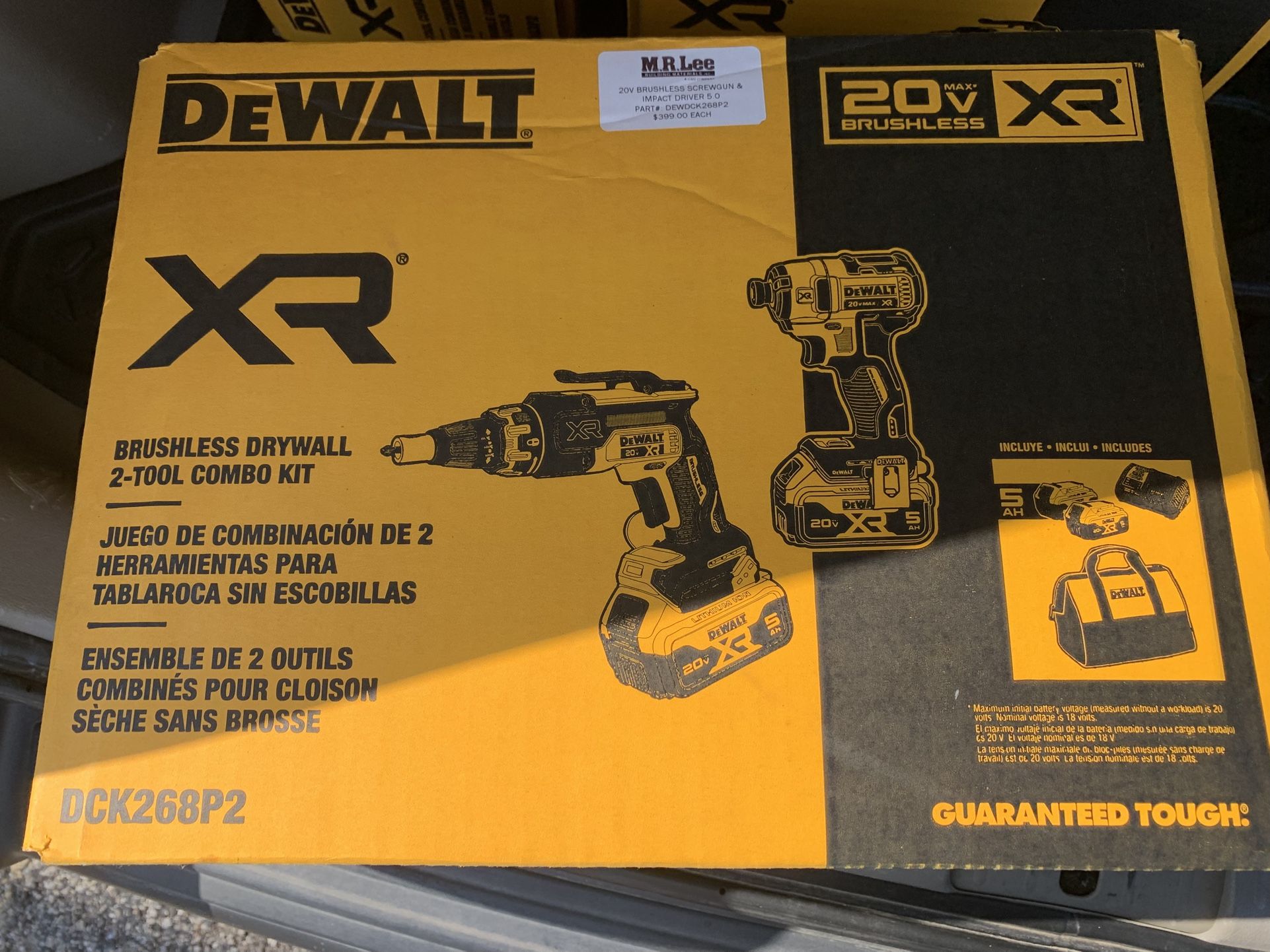 Brand new Dewalt 2 Tool Drywall Kit, Model DCK268P2