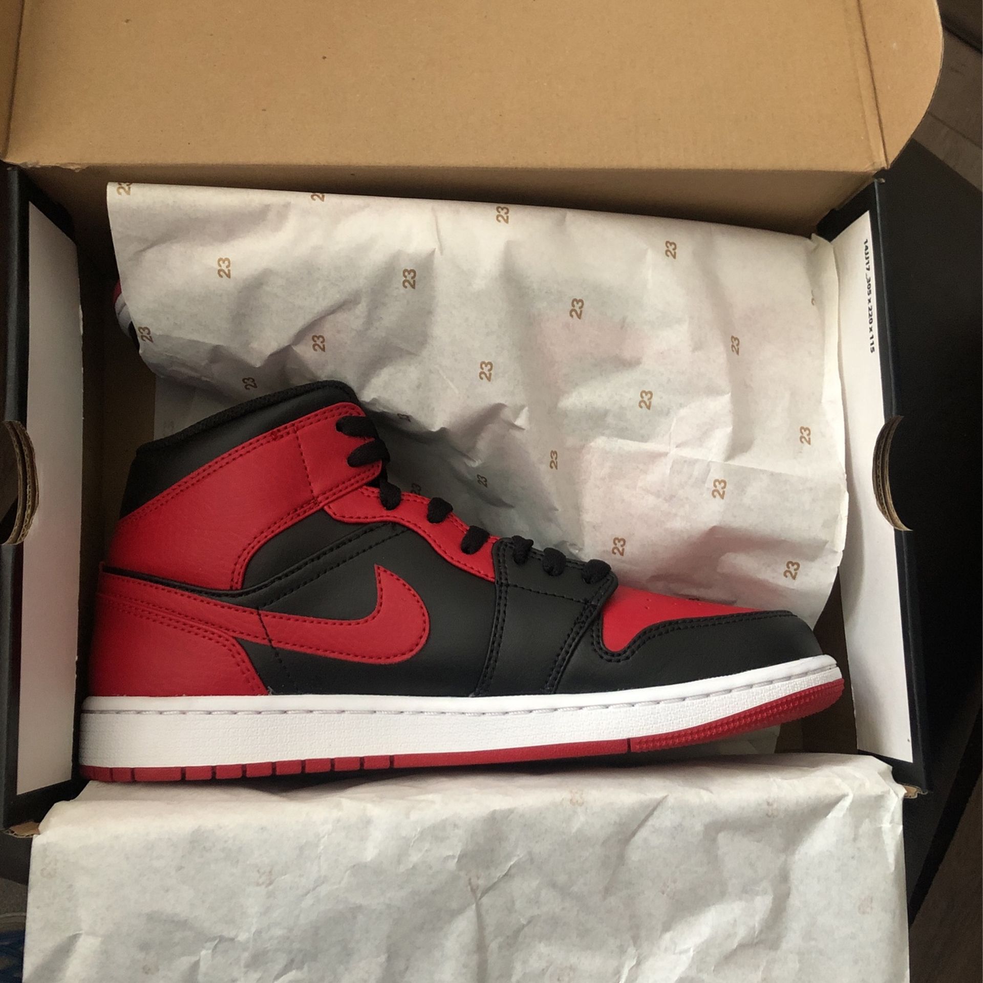 Jordan Mid Bred