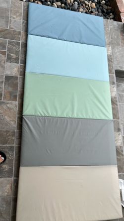 Crawling cushion for toddler