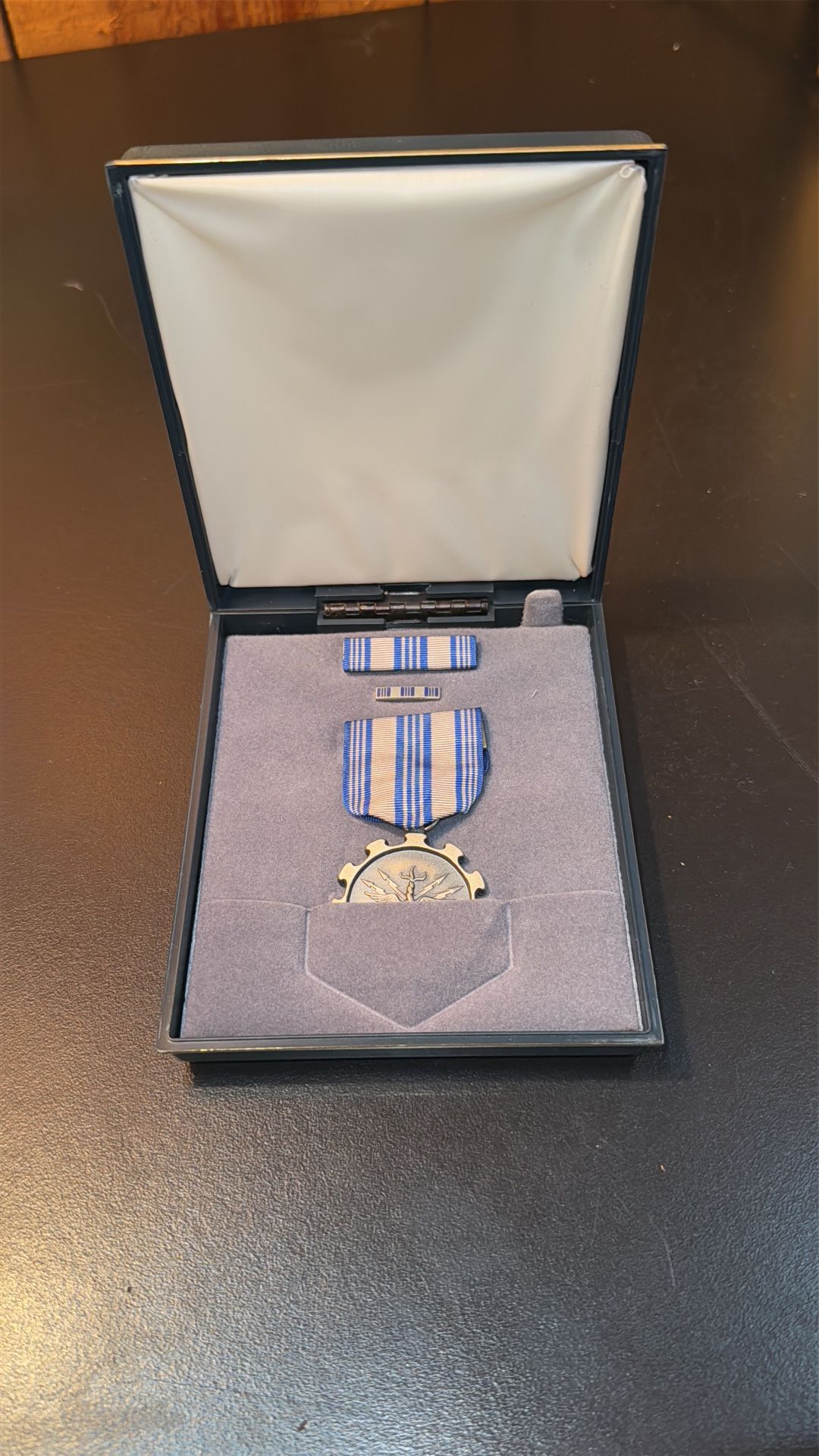 Vintage USAF Air Force Achievement Medal, Ribbon Bar, & Lapel Button - Cased