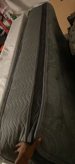 Bed and air mattress
