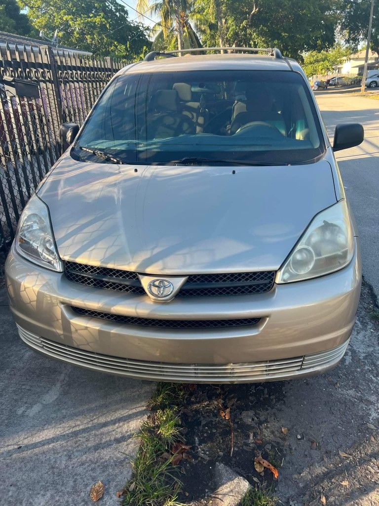 2005 Toyota Sienna