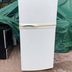 KitchenAid Top Freezer Refrigerator 