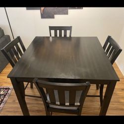 Chic Dining Room Table