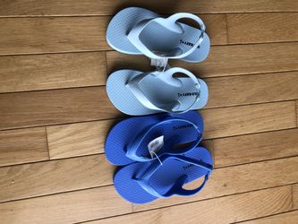 KIDS SLIPPERS SANDALS NEW SIZE 10 & 11