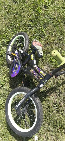 Hurry Now Bike sale ! For the low there in Wonderful shape Like NEWW