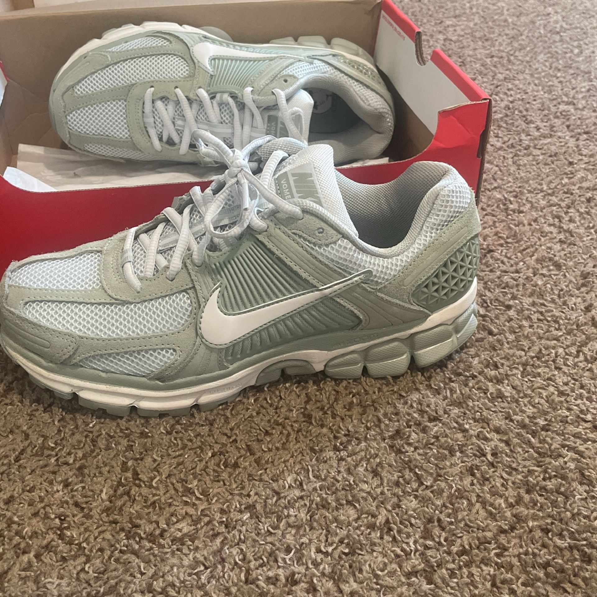 Nike Vomero 5