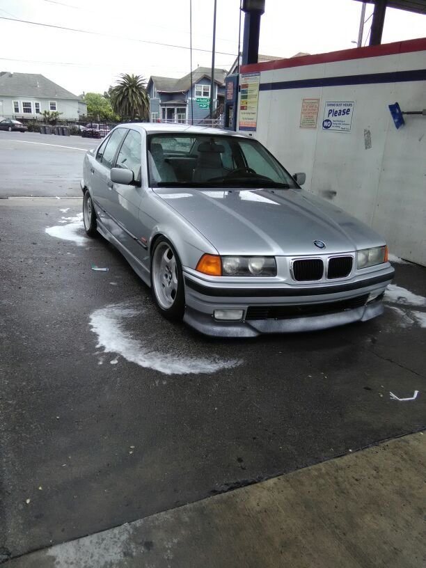 Slammed E36 328i BMW