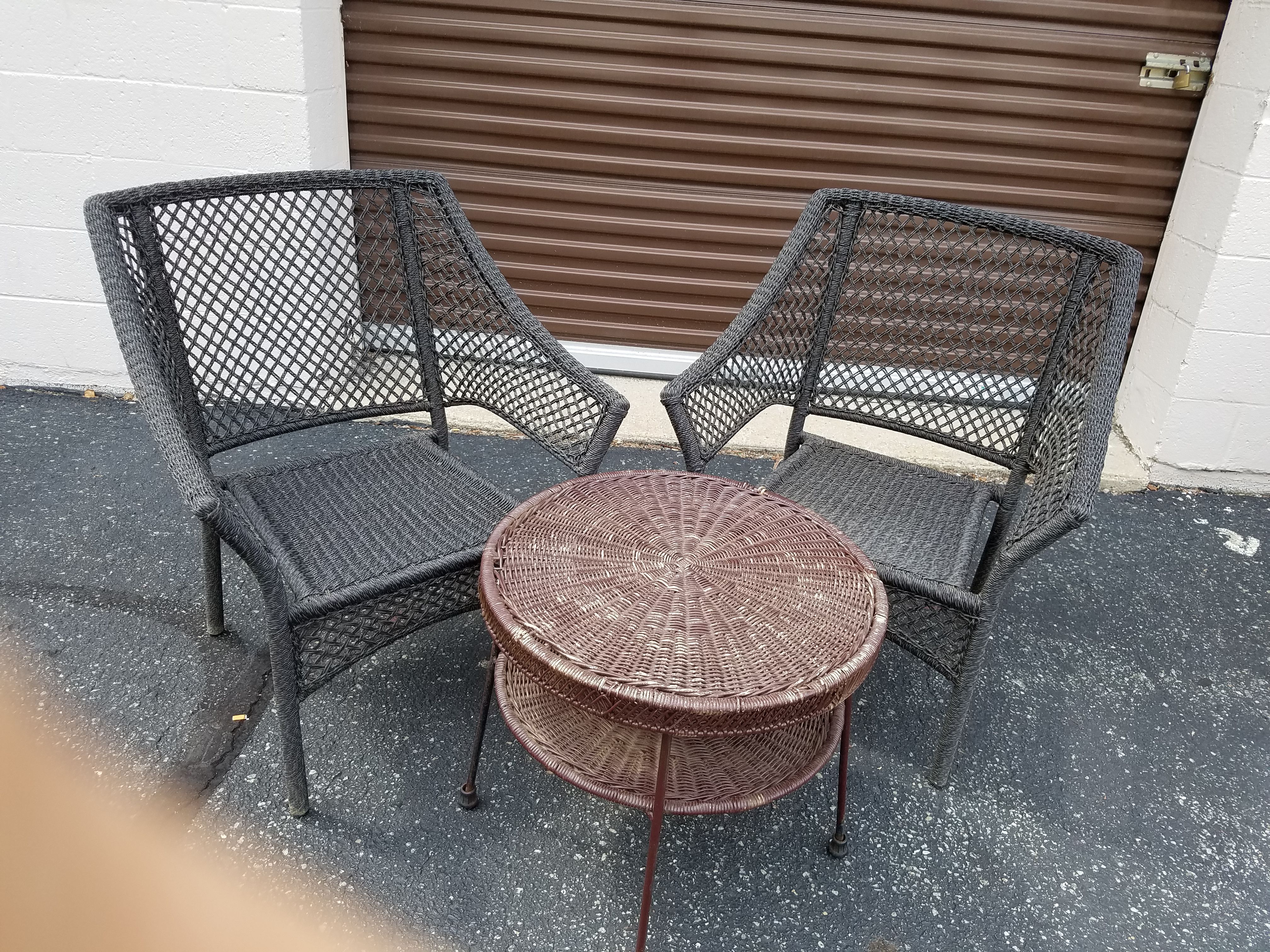High Quality WICKER TABLE & TWO CHAIRS