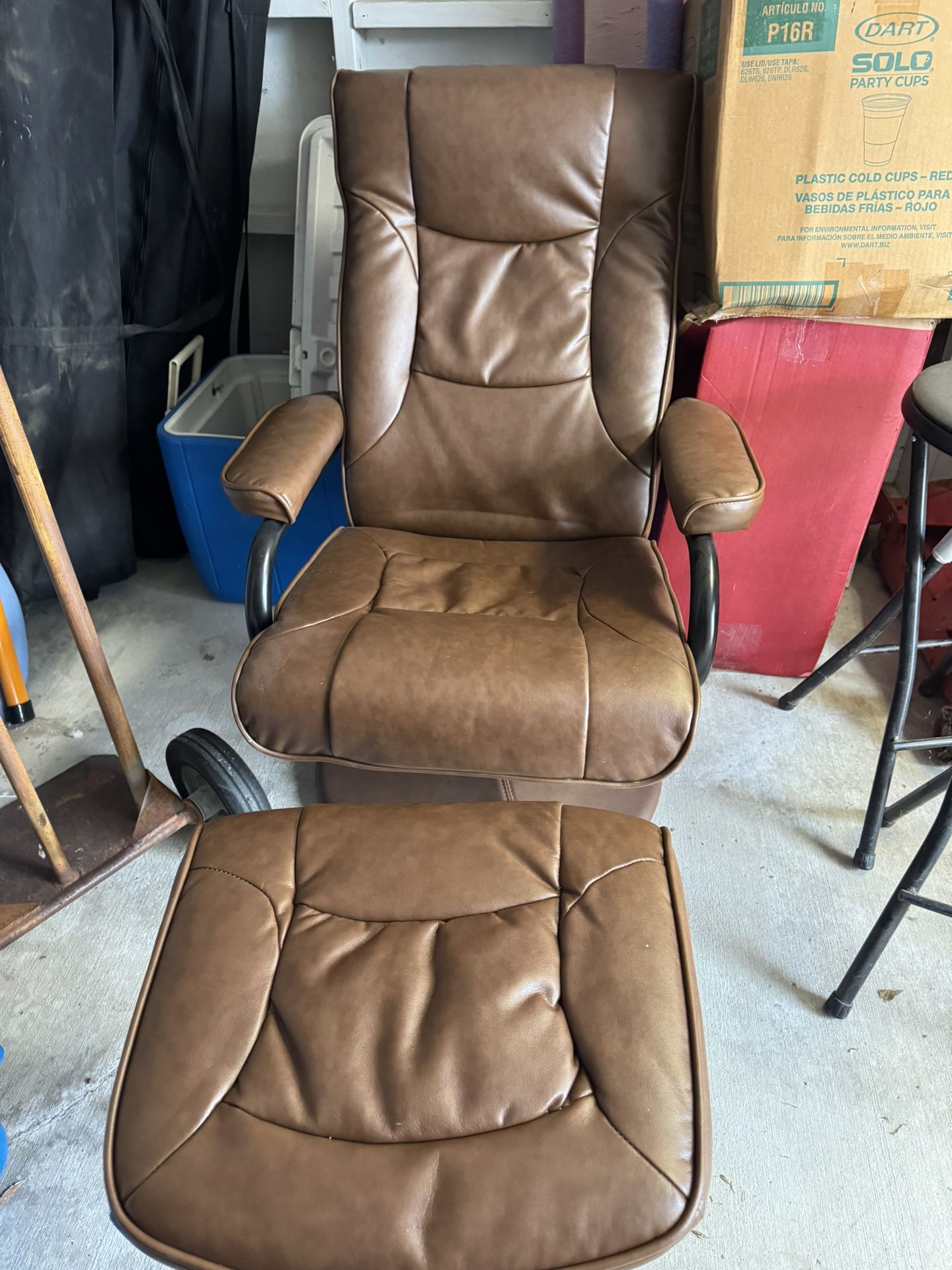 Leather Chair With Ottoman