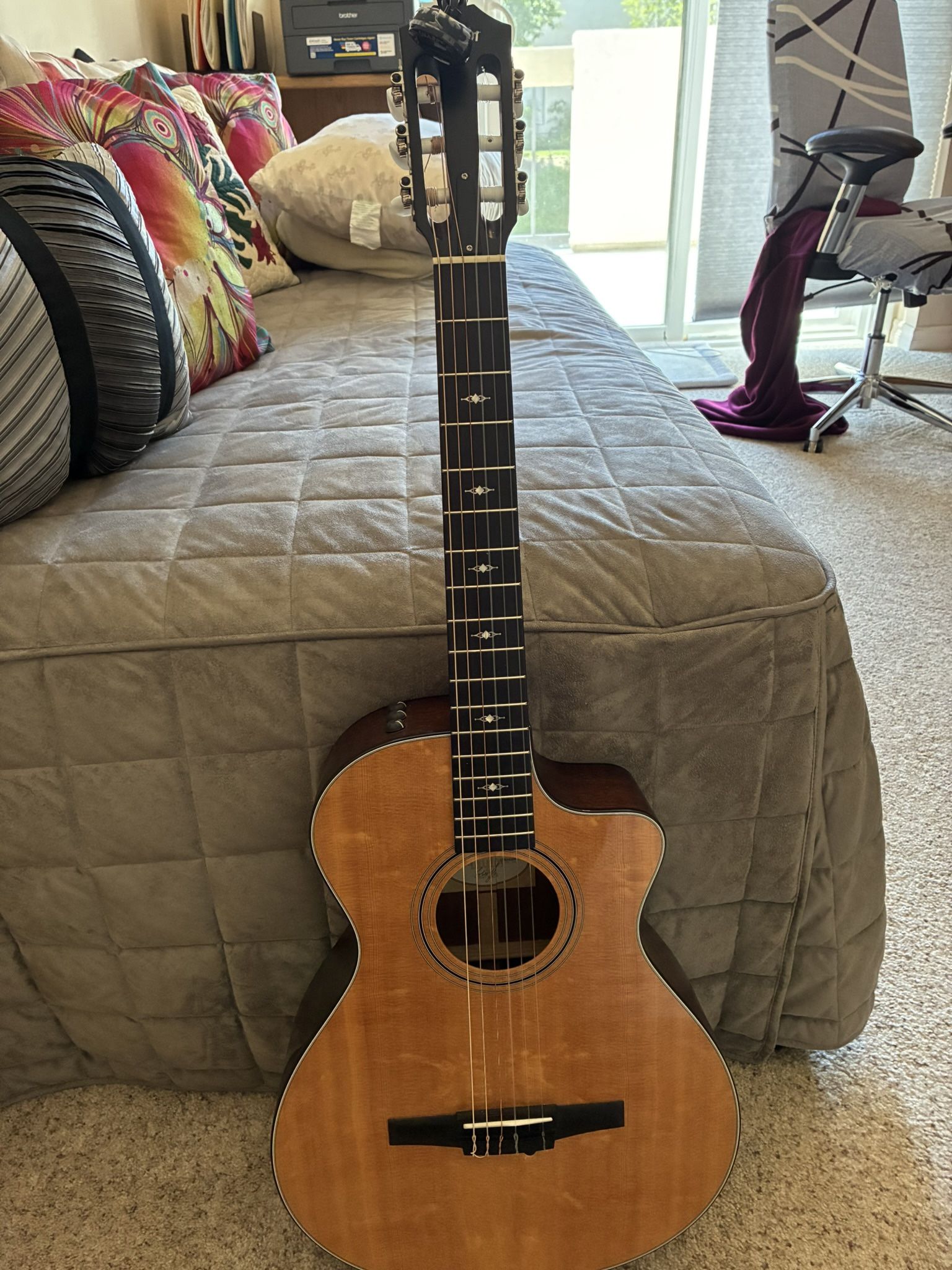 Taylor 312CE-N Nylon String Grand Concert