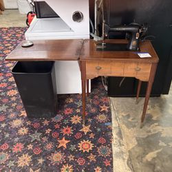 Singer Sewing Machine 