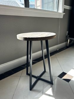 Side table / plant stand